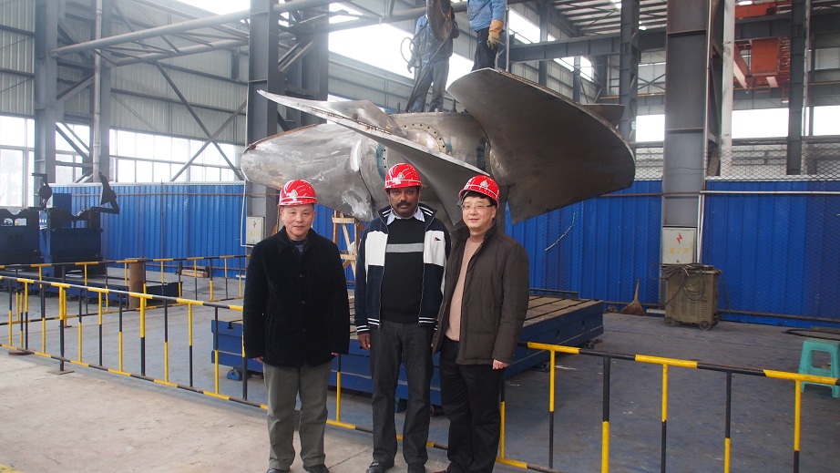 國(guó)外業(yè)主參觀(guān)轉(zhuǎn)輪制作